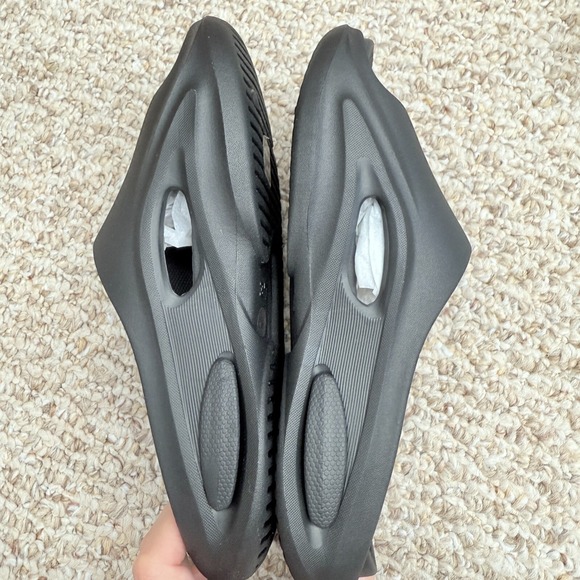 Pretty little thing Black Cut Out Rubber Ribbed Sole Slides Sz 6 - Picture 5 of 7